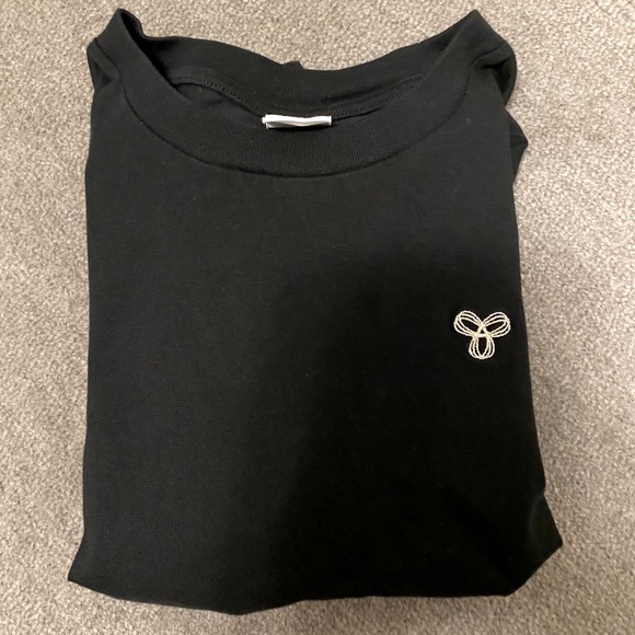 Aritzia TNA Black Tee - Picture 1 of 2